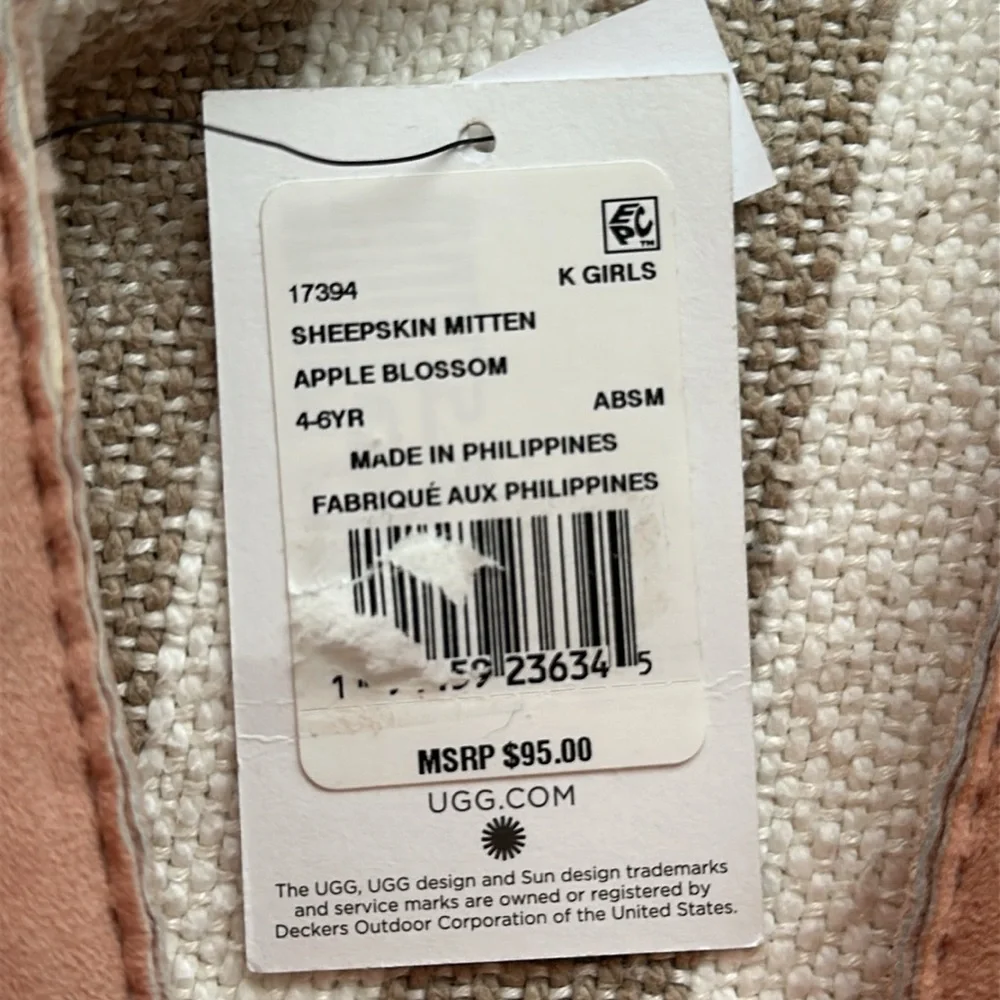 UGG handsewn sheepskin mitten